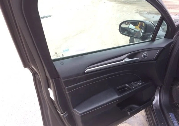 Ford Fusion cena 53000 przebieg: 132100, rok produkcji 2017 z Bełchatów małe 631